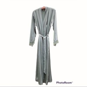 Jones New York Gorgeous Long Satiny Robe with Lace Size S/M